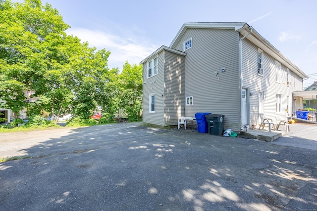60 Albert St, Torrington, CT 06790 - view of side of property