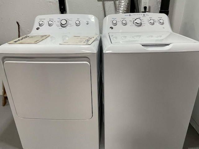 8 Highpoint Ct Unit 8, Woodbury, CT 06798 - laundry room with washer and dryer