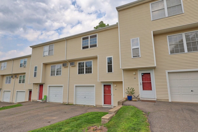 30 Seymour Rd Apt D3, Plymouth, CT 06786 - townhome / multi-family property featuring driveway