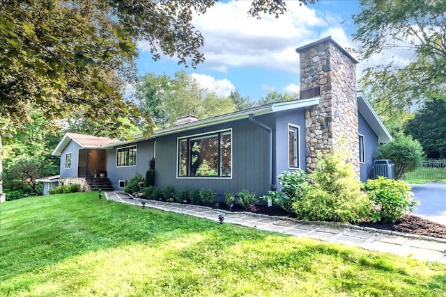 10 Fernbrook Dr, Brookfield, CT 06804 - view of front of house with a chimney