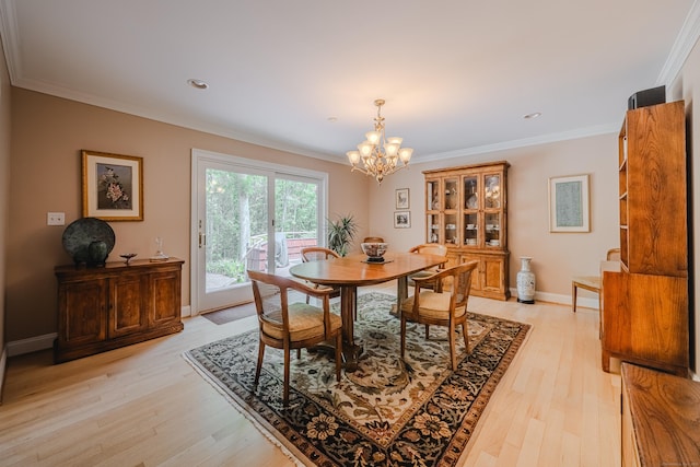 5 Stone Wall Ln, Woodbridge, CT 06525 - dining space featuring a chandelier, ornamental molding, light wood-type flooring, recessed lighting, and baseboards
