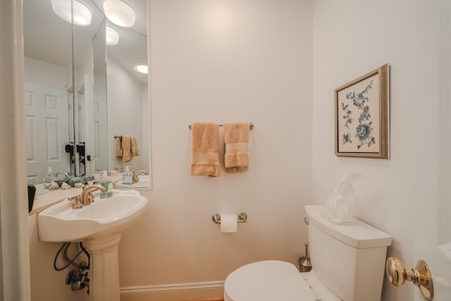 5 Stone Wall Ln, Woodbridge, CT 06525 - bathroom with toilet and baseboards