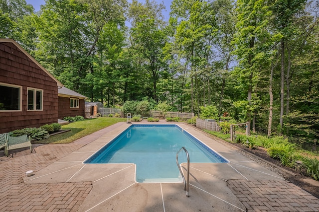 5 Stone Wall Ln, Woodbridge, CT 06525 - view of pool featuring a fenced backyard and a patio area