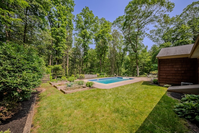 5 Stone Wall Ln, Woodbridge, CT 06525 - view of yard featuring a garden and an outdoor pool