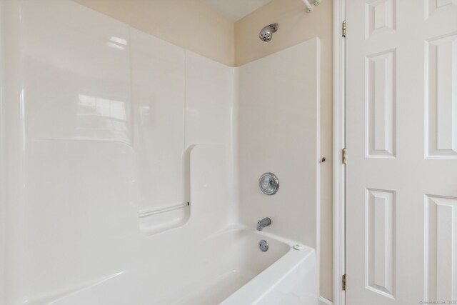 7 Rose Ct, East Windsor, CT 06088 - full bath with shower / washtub combination