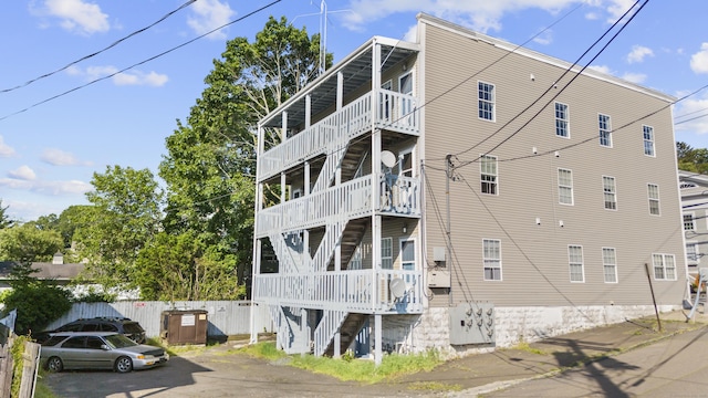 728 Quinnipiac Ave, New Haven, CT 06513 - view of property with stairway