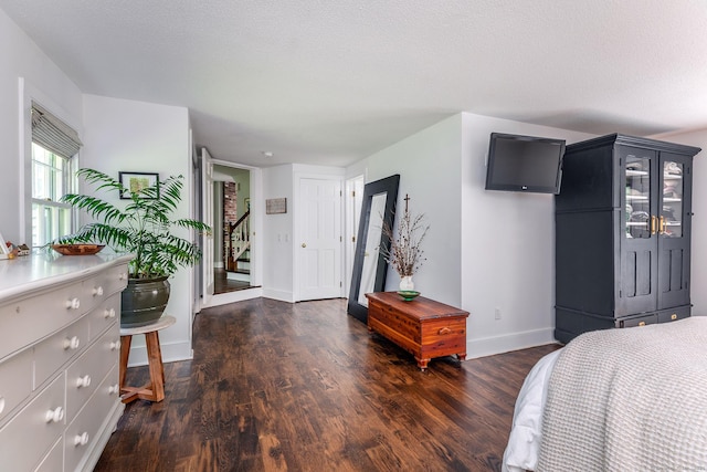 59 Davids Hill Rd, Woodbury, CT 06798 - bedroom featuring wood finished floors and baseboards