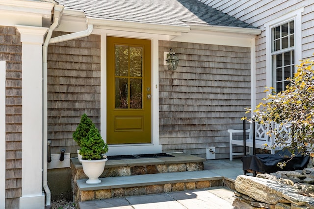 59 Davids Hill Rd, Woodbury, CT 06798 - property entrance with roof with shingles