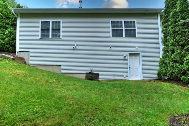 123 Meadow Brook Rd Unit 123, Oxford, CT 06478 - back of property with a lawn