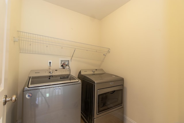 1705 Orchard Rd, Berlin, CT 06037 - laundry room featuring independent washer and dryer and baseboards