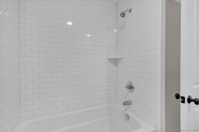 110 Willowbrook Rd, Cromwell, CT 06416 - full bath with shower / bath combination