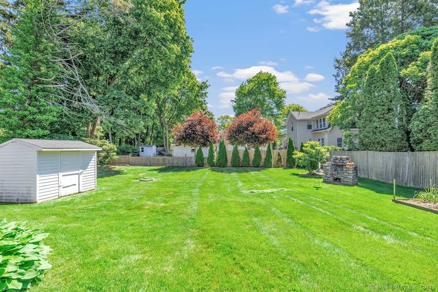 40 Cutspring Rd, Stratford, CT 06614 - view of yard with a storage unit