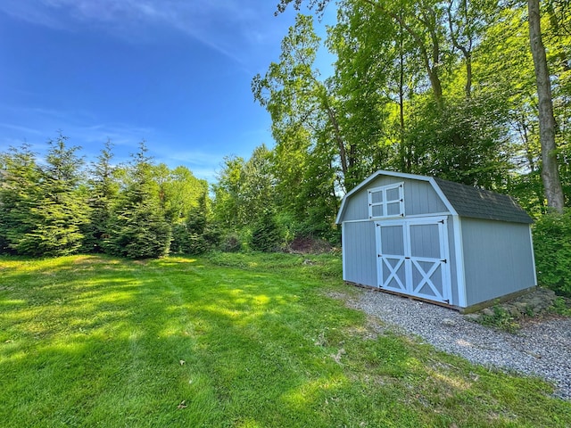 17 Currituck Rd, Newtown, CT 06470 - view of green lawn