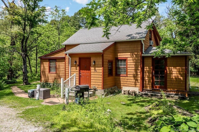 206 Litchfield Tpke, Washington, CT 06777 - chalet / cabin featuring a shingled roof and a front lawn