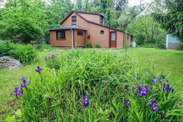 206 Litchfield Tpke, Washington, CT 06777 - view of side of property with a lawn