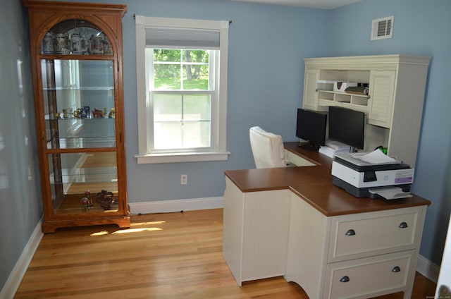 55 Cloudland Rd, North Haven, CT 06473 - office area with light wood finished floors