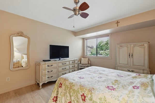 646 Onondaga Ln Unit B, Stratford, CT 06614 - bedroom featuring light wood-style floors, baseboards, and ceiling fan