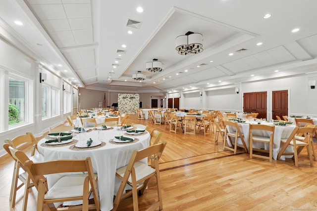 646 Onondaga Ln Unit B, Stratford, CT 06614 - dining area featuring light wood-style flooring, recessed lighting, crown molding, and a tray ceiling