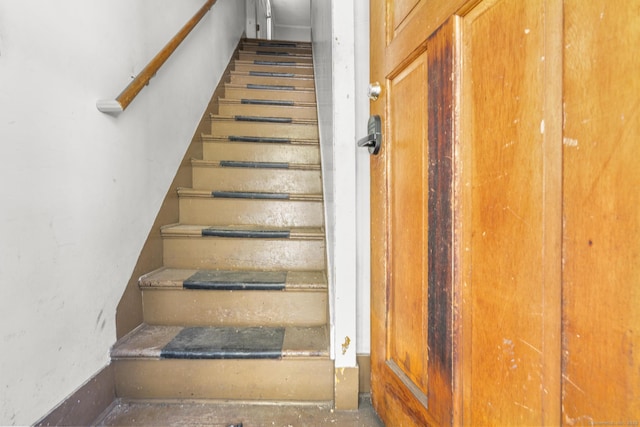 480 W St, Bristol, CT 06010 - view of stairs
