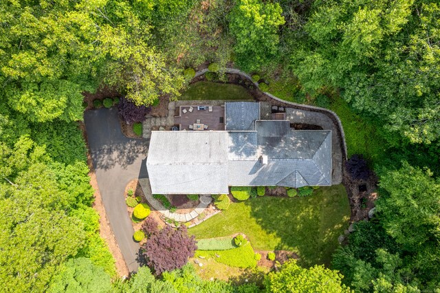 35 Whitethorn Dr, Guilford, CT 06437 - aerial view of property and surrounding area