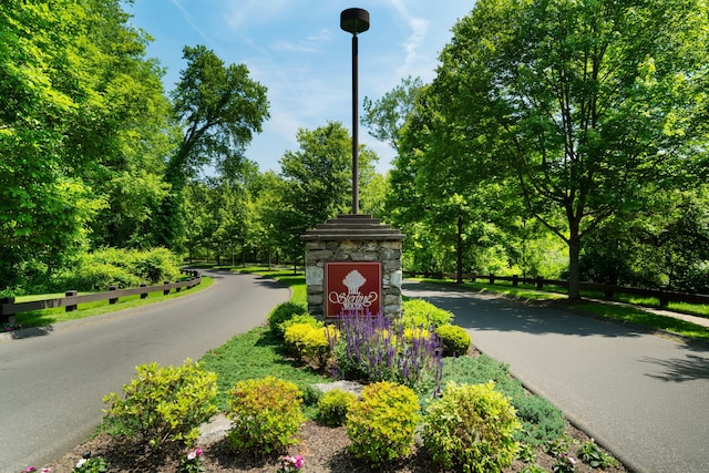 75 Brittania Rd Unit 75, Danbury, CT 06811 - view of community sign