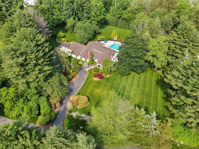 8 Hedgerow Cmn, Weston, CT 06883 - aerial view of property and surrounding area