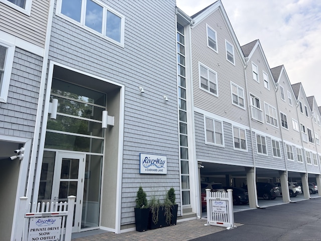 4 Daskams Ln Unit 303, Norwalk, CT 06851 - view of building exterior