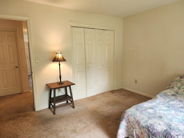 2415 Shepard Ave Apt 30, Hamden, CT 06518 - bedroom featuring carpet flooring, a closet, and baseboards
