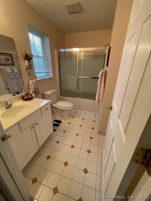 27 Shares Ln Unit 27, South Windsor, CT 06074 - full bath featuring vanity and enclosed tub / shower combo