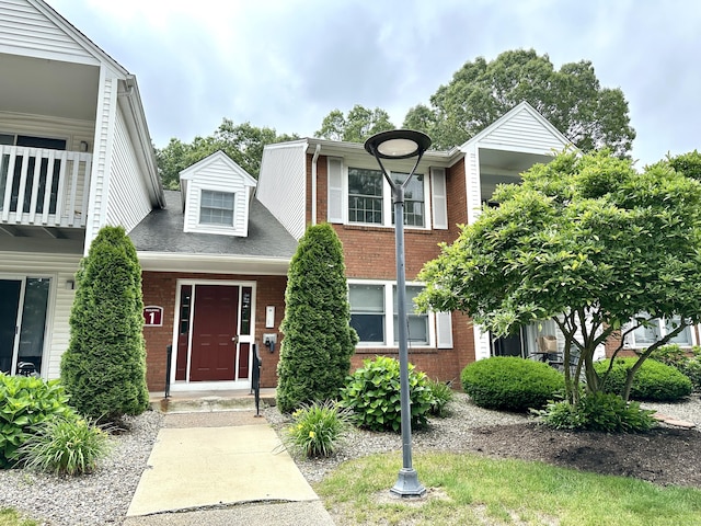 1 Concorde Way Unit B3, Windsor Locks, CT 06096 - multi unit property featuring brick siding