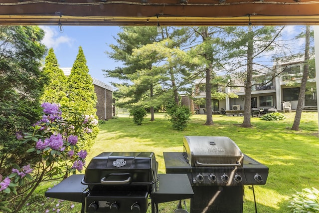 6 Mountain Laurel Ct Unit 6, Cromwell, CT 06416 - view of green lawn