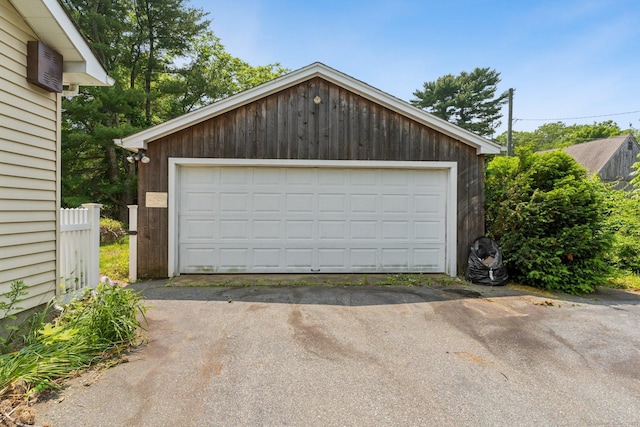 44 Nod Rd, Clinton, CT 06413 - view of detached garage