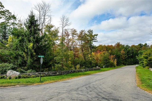 14 Meadowcrest Dr N, Goshen, CT 06756