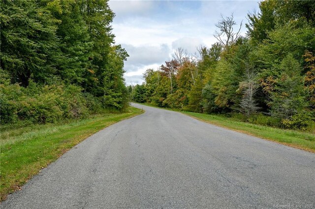14 Meadowcrest Dr N, Goshen, CT 06756