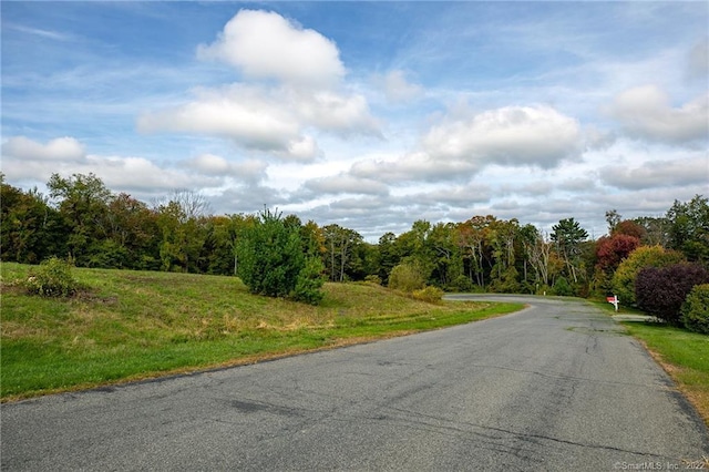 14 Meadowcrest Dr N, Goshen, CT 06756