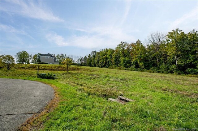 14 Meadowcrest Dr N, Goshen, CT 06756