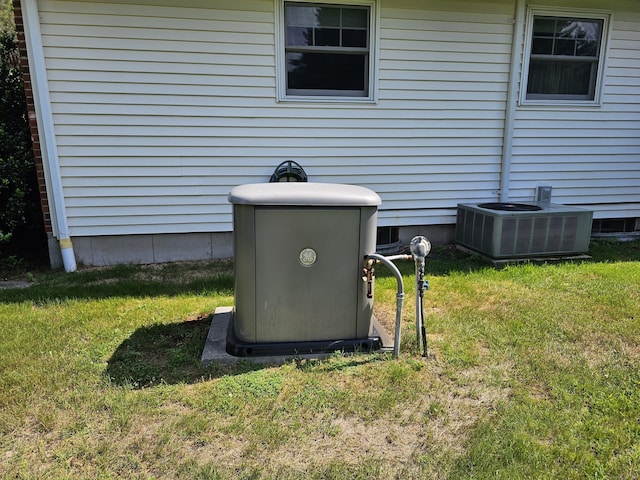 105 Minortown Rd, Woodbury, CT 06798 - exterior view of a cooling unit