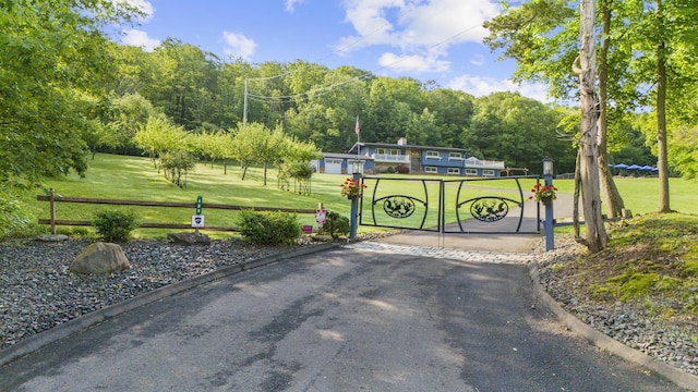 408 Stage Coach Rd, Durham, CT 06422 - gate with a yard