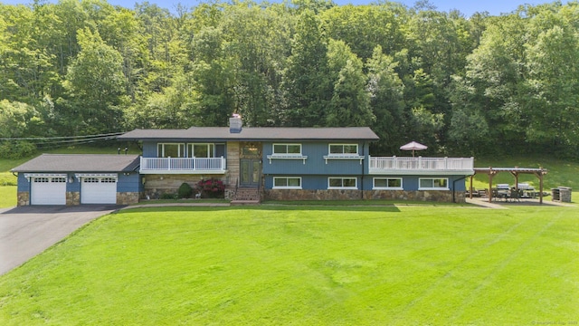 408 Stage Coach Rd, Durham, CT 06422 - bi-level home with stone siding, a front lawn, and driveway
