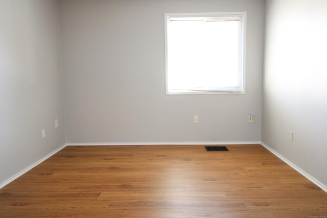 63 Niles Hill Rd Unit A4, New London, CT 06320 - unfurnished room with light wood-type flooring and baseboards