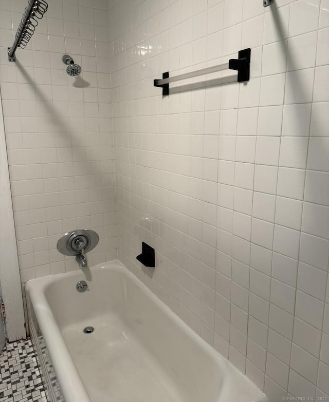 201 Center St, West Haven, CT 06516 - bathroom featuring shower / tub combination