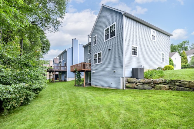 14 Linden Hts Unit 14, Norwalk, CT 06851 - back of property with a yard and a wooden deck