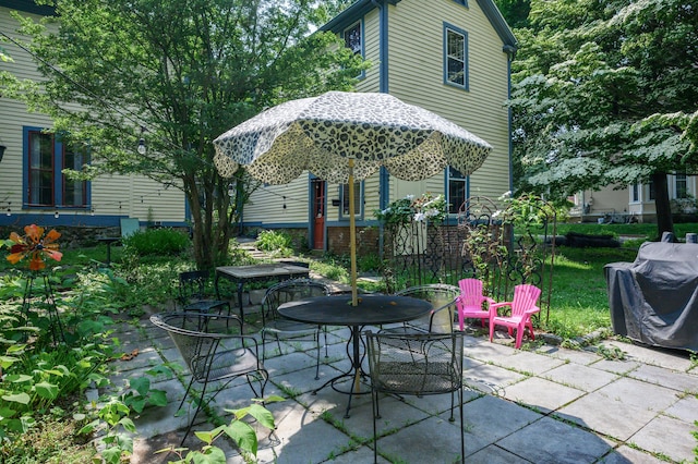 189 Broadway, Norwich, CT 06360 - view of patio featuring outdoor dining space
