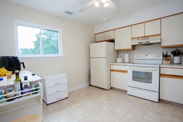 38 Simsbury Lndg Unit 38, Simsbury, CT 06070 - kitchen featuring white appliances, under cabinet range hood, light countertops, and a ceiling fan