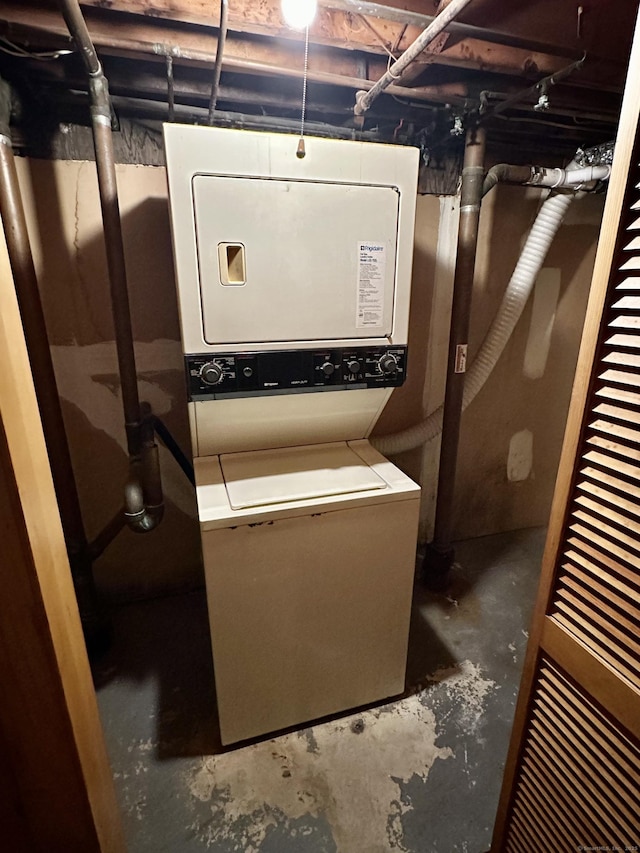 24 Woodward Ave Apt 19, New Haven, CT 06512 - laundry area with stacked washer / dryer