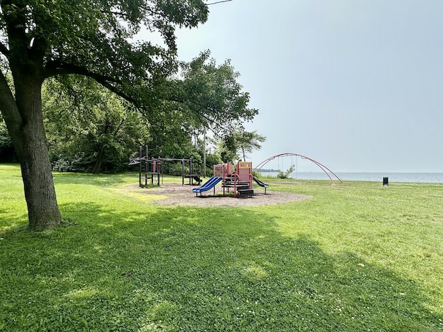 24 Woodward Ave Apt 19, New Haven, CT 06512 - view of grassy yard with a water view