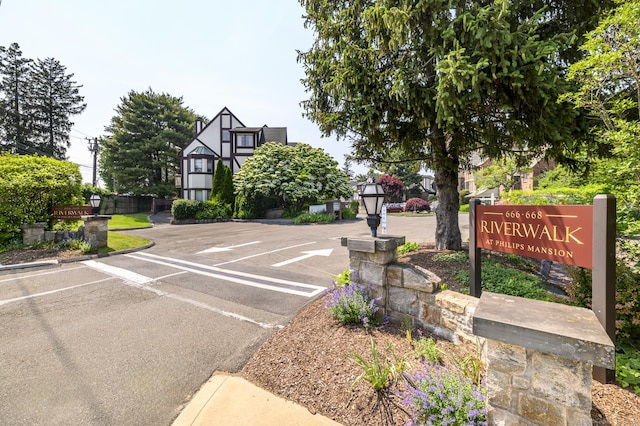 668 Glenbrook Rd Unit 9, Stamford, CT 06906 - view of asphalt road