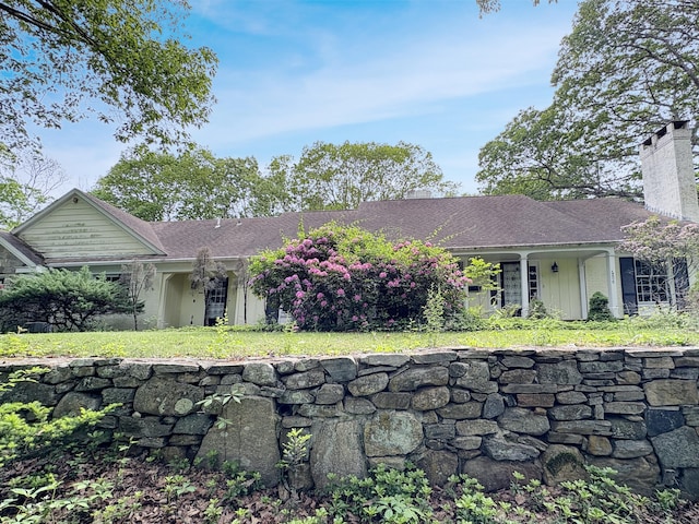 206 Peddlers Rd, Guilford, CT 06437 - ranch-style house featuring a chimney