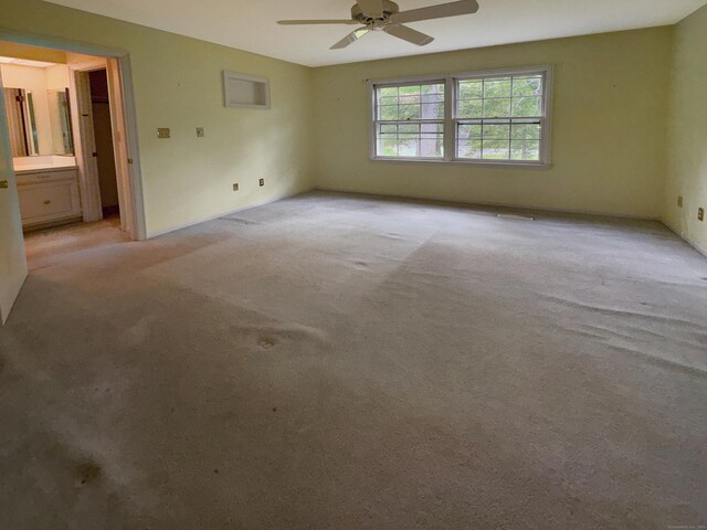206 Peddlers Rd, Guilford, CT 06437 - unfurnished room with light colored carpet and ceiling fan