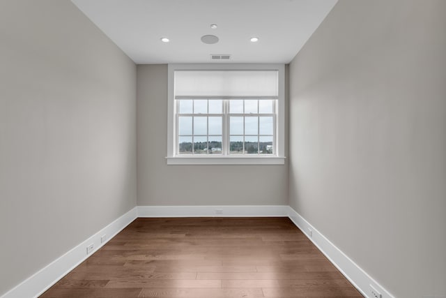 66 High St Unit 36, Guilford, CT 06437 - empty room featuring baseboards, dark wood finished floors, and recessed lighting